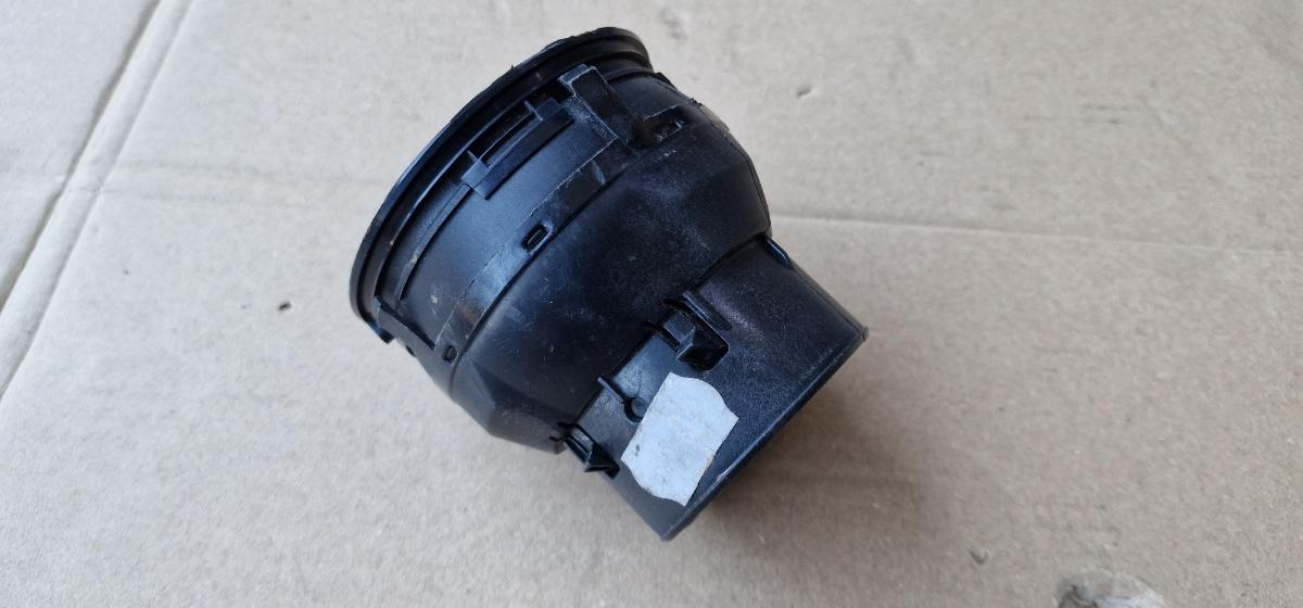 Grila de ventilatie laterala panou de bord SEAT CORDOBA III 6L2 2002 - 2009 1.4 16V BBY, BKY 6L0819110D