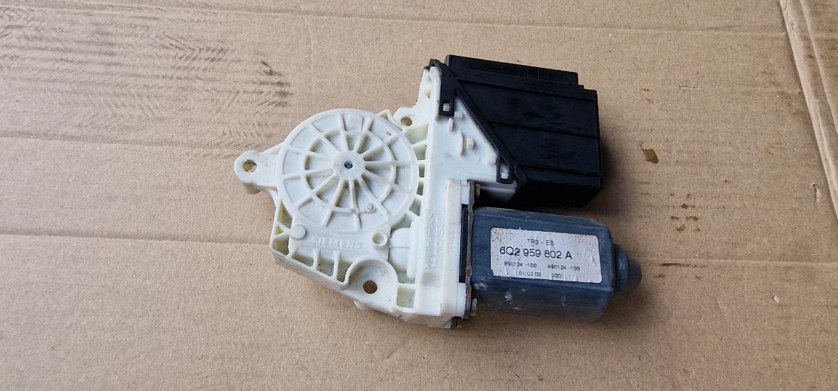 Motoras geam stanga SEAT CORDOBA III 6L2 2002 - 2009 1.4 16V BBY, BKY 6Q2959802A