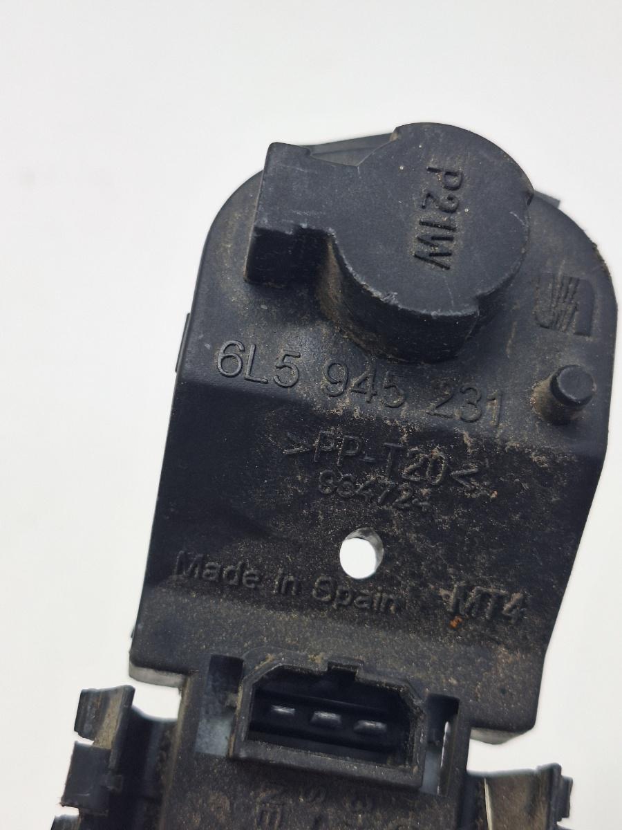 Carcasa suport becuri stopuri SEAT CORDOBA III 6L2 2002 - 2009 1.4 16V BBY, BKY 6L5945231