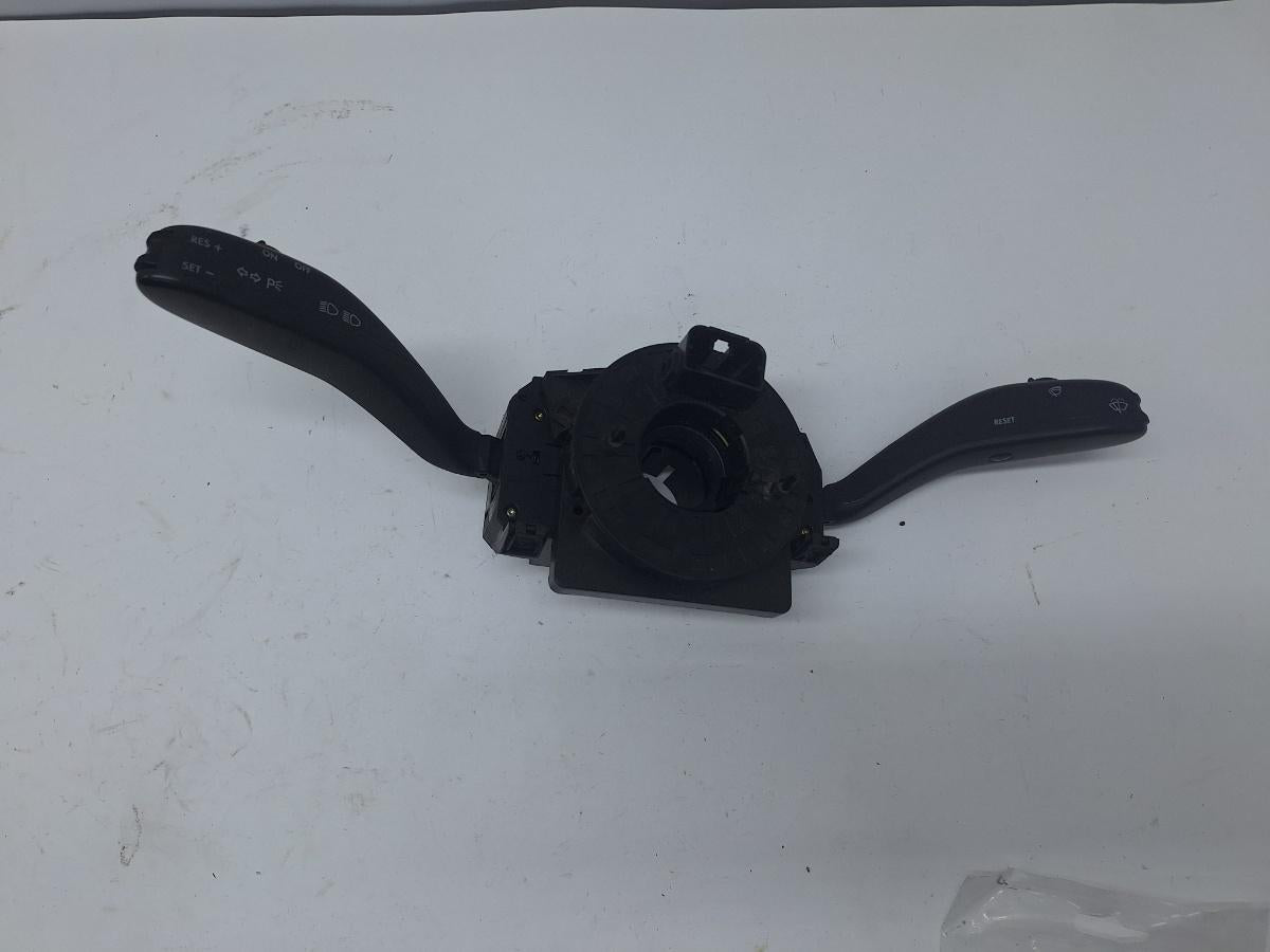 Maneta stergatoare lampa de semnalizare VOLKSWAGEN TRANSPORTER V Bus 7HB, 7HJ, 7EB, 7EJ, 7EF, 7EG, 7HF, 1.9 TDI AXB 6Q0953503H