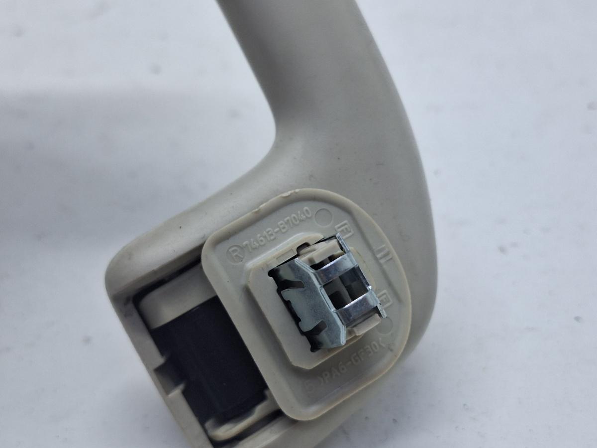 Maner de sustinere plafon spate dreapta spate TOYOTA COROLLA _E21_ 2018 -> 1.8 Hybrid 2ZR-FXE 74613B7040