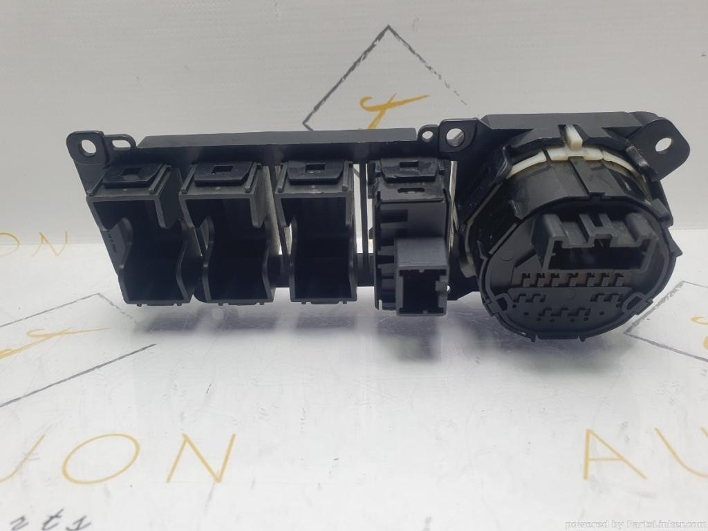 Buton reglaj tractiune NISSAN PATHFINDER II R50 1995 - 2005 061B54 VP5NFX