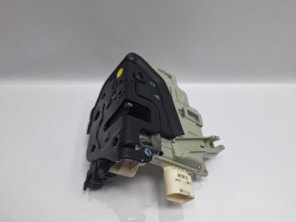 Broasca usa stanga spate AUDI A4 IV Avant 8K5, B8 2007 - 2015 2.0 TDI CAGA, CJCA, CMEA, CMFA 8K0839015