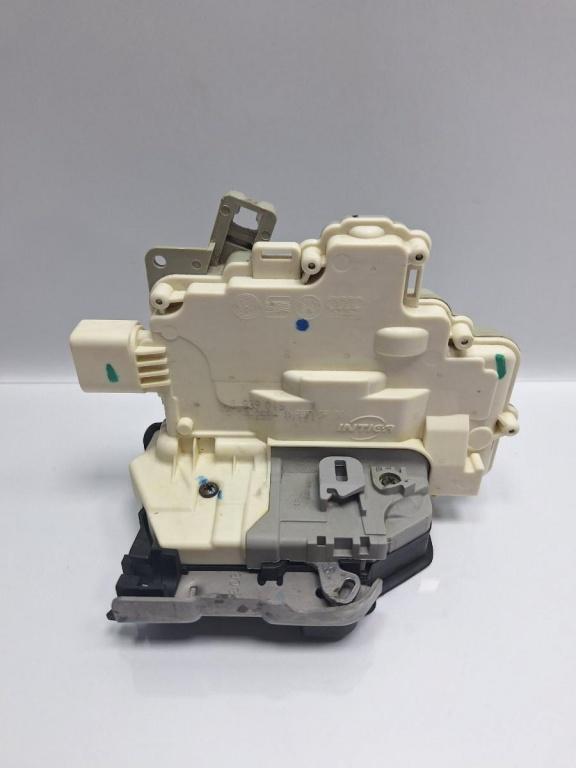Broasca usa stanga spate AUDI A4 IV Avant 8K5, B8 2007 - 2015 2.0 TDI CAGA, CJCA, CMEA, CMFA 8K0839015