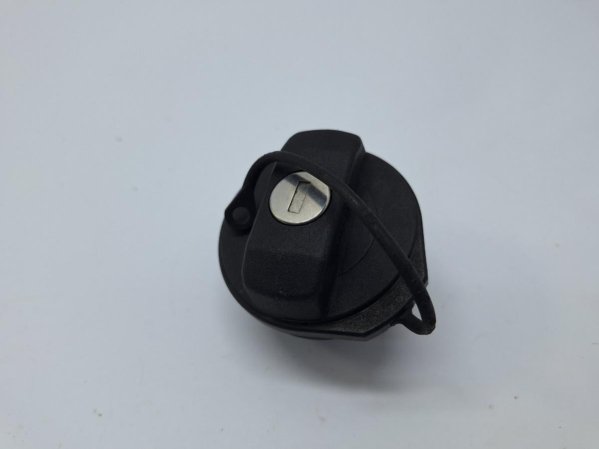 Capac rezervor combustibil VOLKSWAGEN GOLF VI 5K1 2008 - 2013, VOLKSWAGEN GOLF V Variant 1K5 2007 - 2009 1.9 TDI BLS, BXE VAG 1J0201553AE