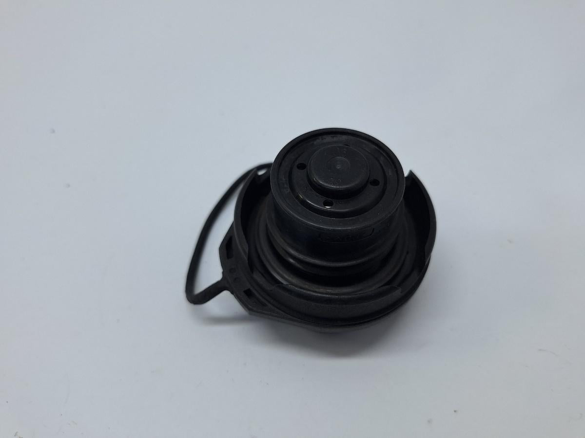 Capac rezervor combustibil VOLKSWAGEN GOLF VI 5K1 2008 - 2013, VOLKSWAGEN GOLF V Variant 1K5 2007 - 2009 1.9 TDI BLS, BXE VAG 1J0201553AE