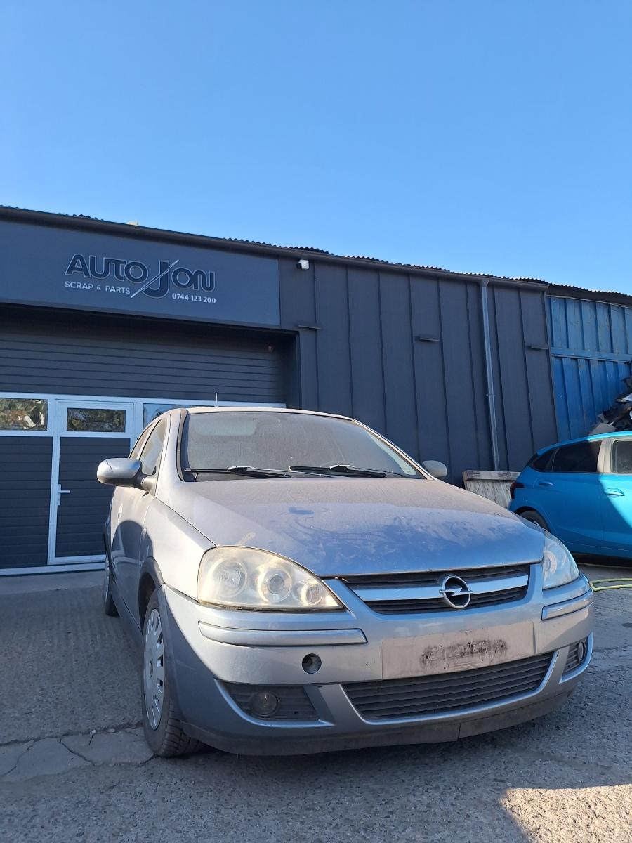 Dezmembrez OPEL CORSA C F08, F68, X01 2004 1.3 CDTI Z 13 DT 51KW|70HP