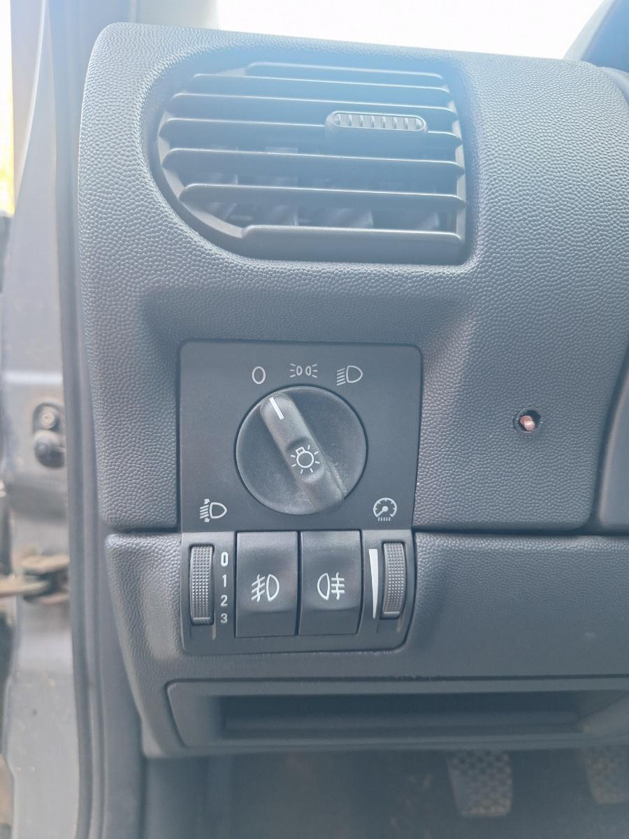 Bloc lumini OPEL CORSA C F08, F68, X01 2000 - 2009 1.3 CDTI Z 13 DT