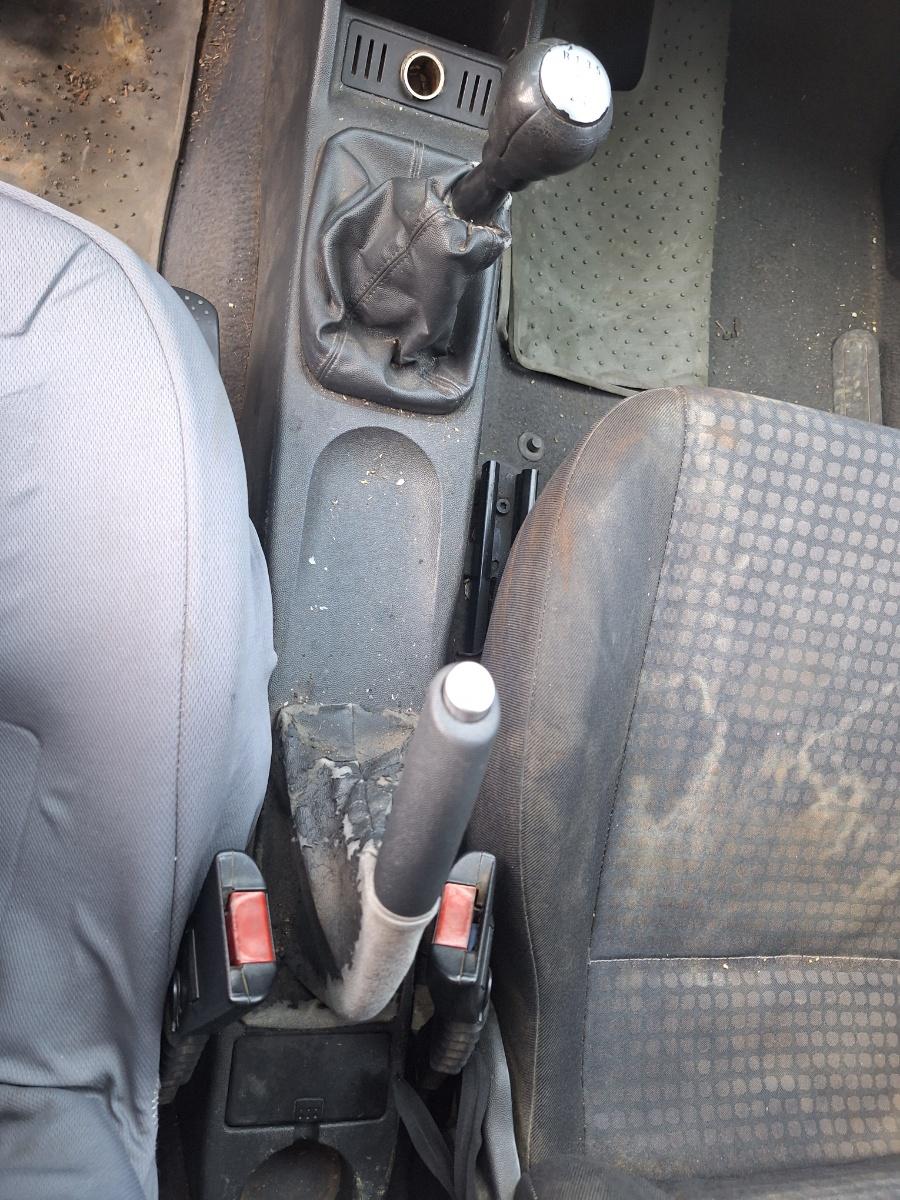Consola centrala OPEL CORSA C F08, F68, X01 2000 - 2009 1.3 CDTI Z 13 DT