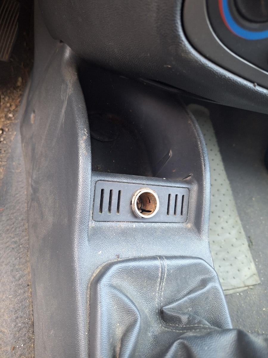 Consola centrala OPEL CORSA C F08, F68, X01 2000 - 2009 1.3 CDTI Z 13 DT
