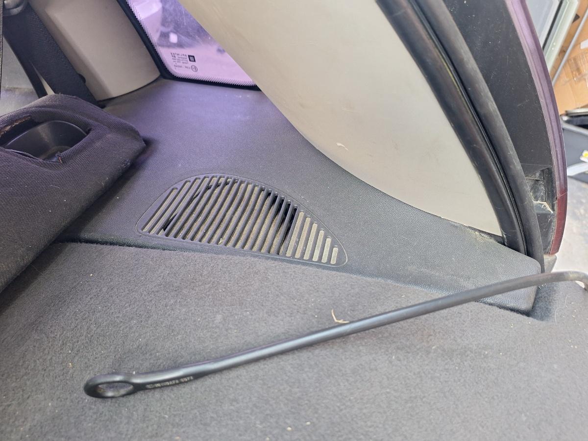 Suport rulou acoperire portbagaj dreapta OPEL CORSA C F08, F68, X01 2000 - 2009 1.3 CDTI Z 13 DT