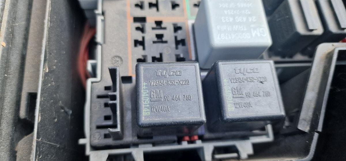 Releu OPEL CORSA C F08, F68, X01 2000 - 2009 1.3 CDTI Z 13 DT 90464760