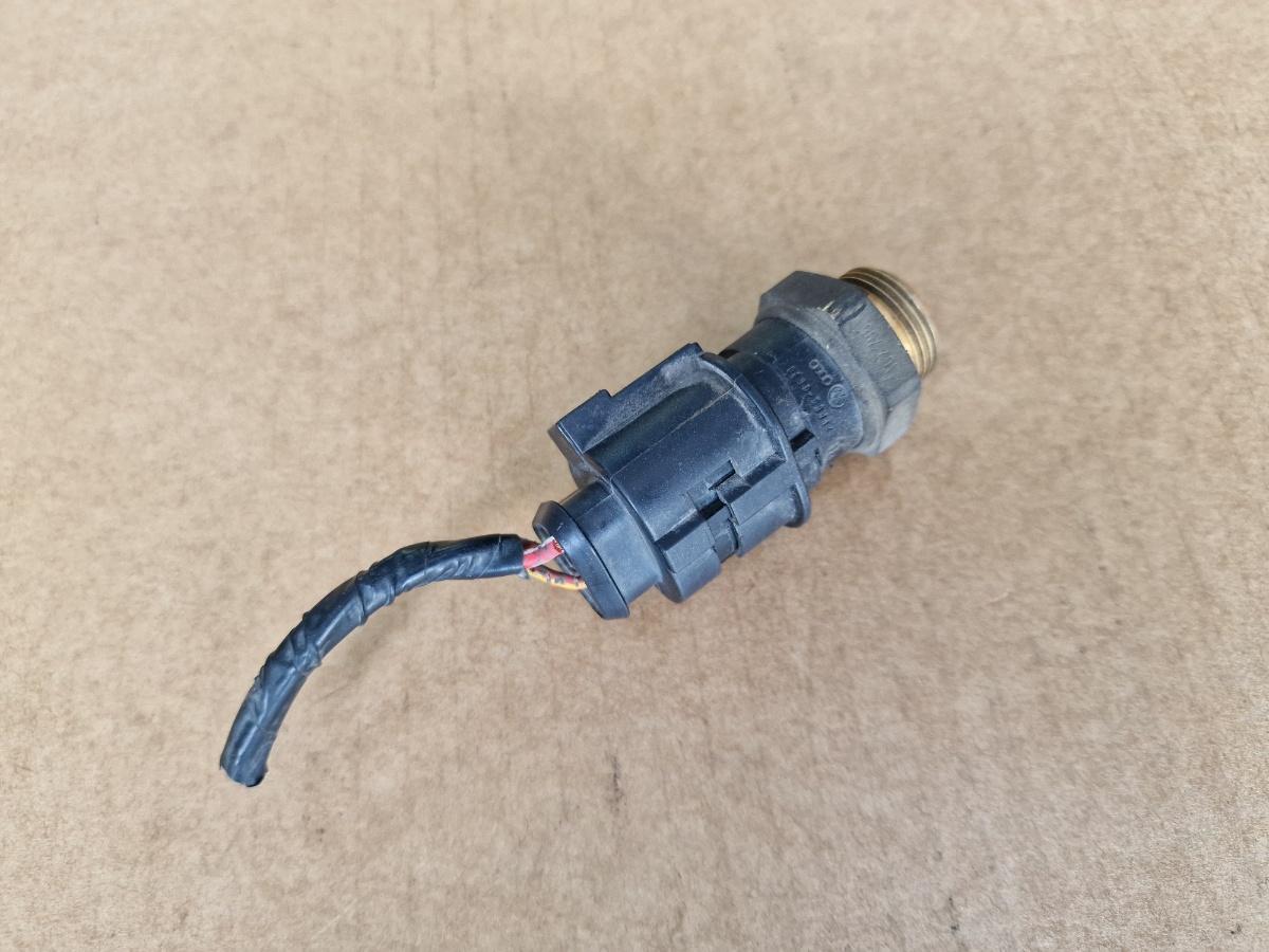 Senzor de temperatura lichid de racire VOLKSWAGEN GOLF IV Variant 1J5 1999 - 2006 1.9 TDI ATD, AXR 1J0959481A