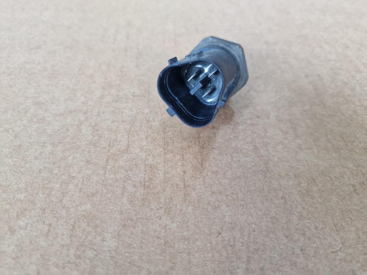 Senzor de temperatura lichid de racire VOLKSWAGEN GOLF IV Variant 1J5 1999 - 2006 1.9 TDI ATD, AXR 1J0959481A