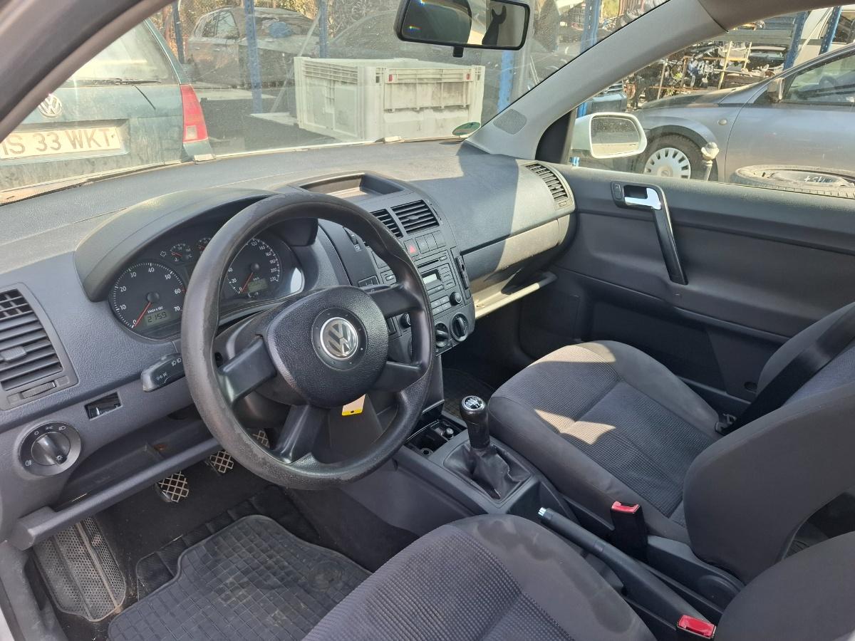 Dezmembrez VOLKSWAGEN POLO 9N_ 2005 1.2 12V BME 47KW|64HP