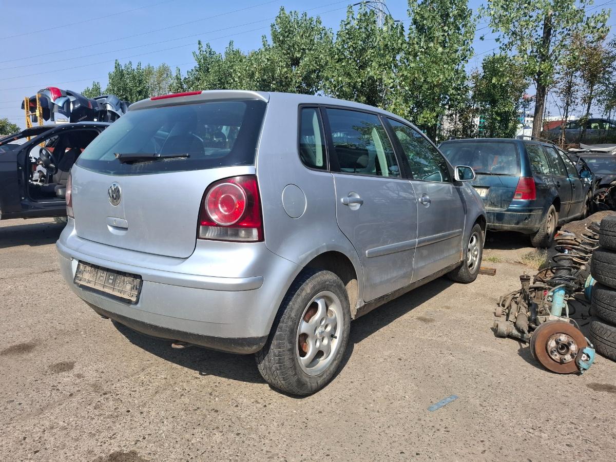 Dezmembrez VOLKSWAGEN POLO 9N_ 2005 1.2 12V BME 47KW|64HP