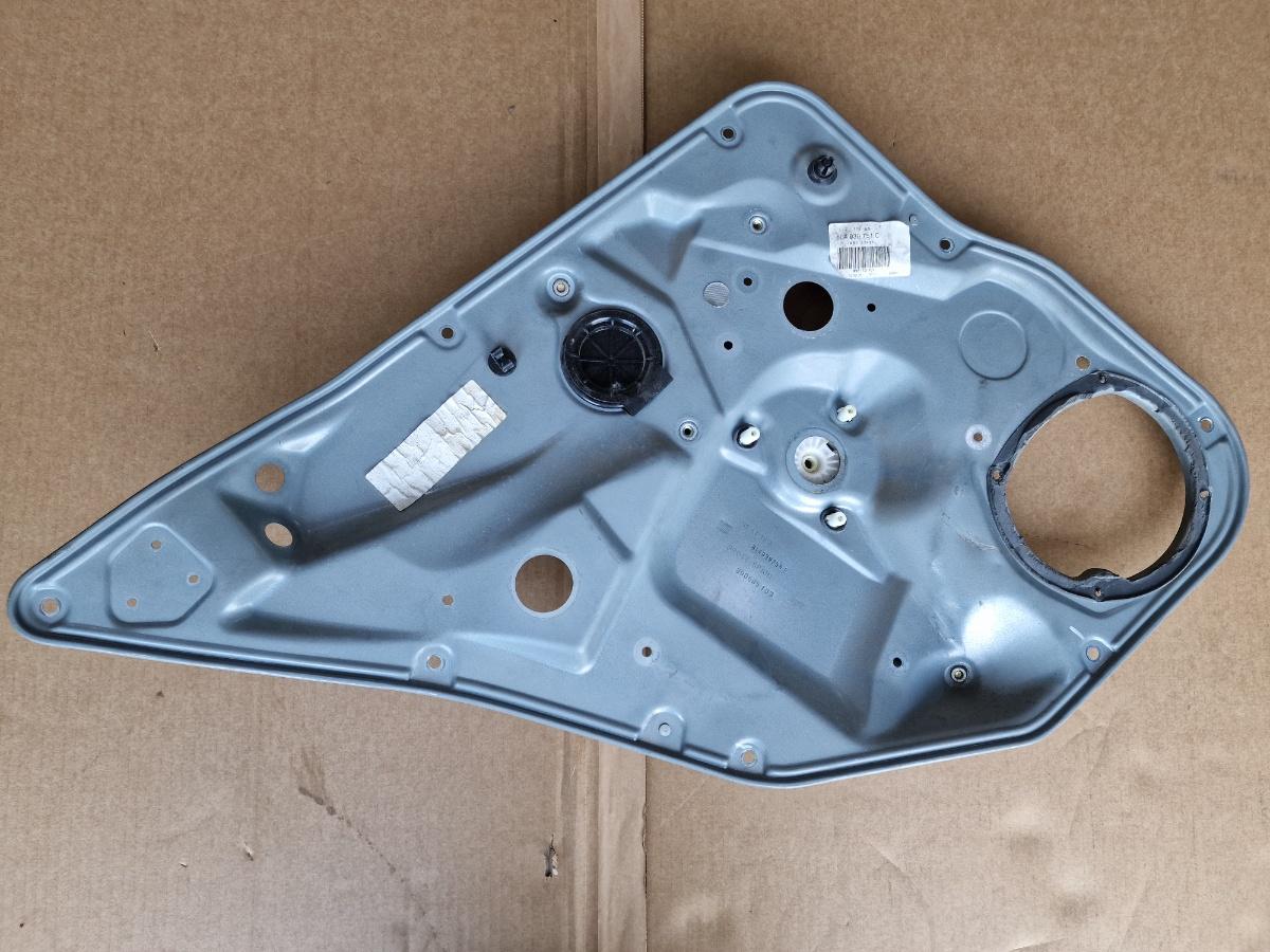 Macara geam stanga spate SEAT CORDOBA III 6L2 2002 - 2009 1.4 16V BBY, BKY 6L4839751C