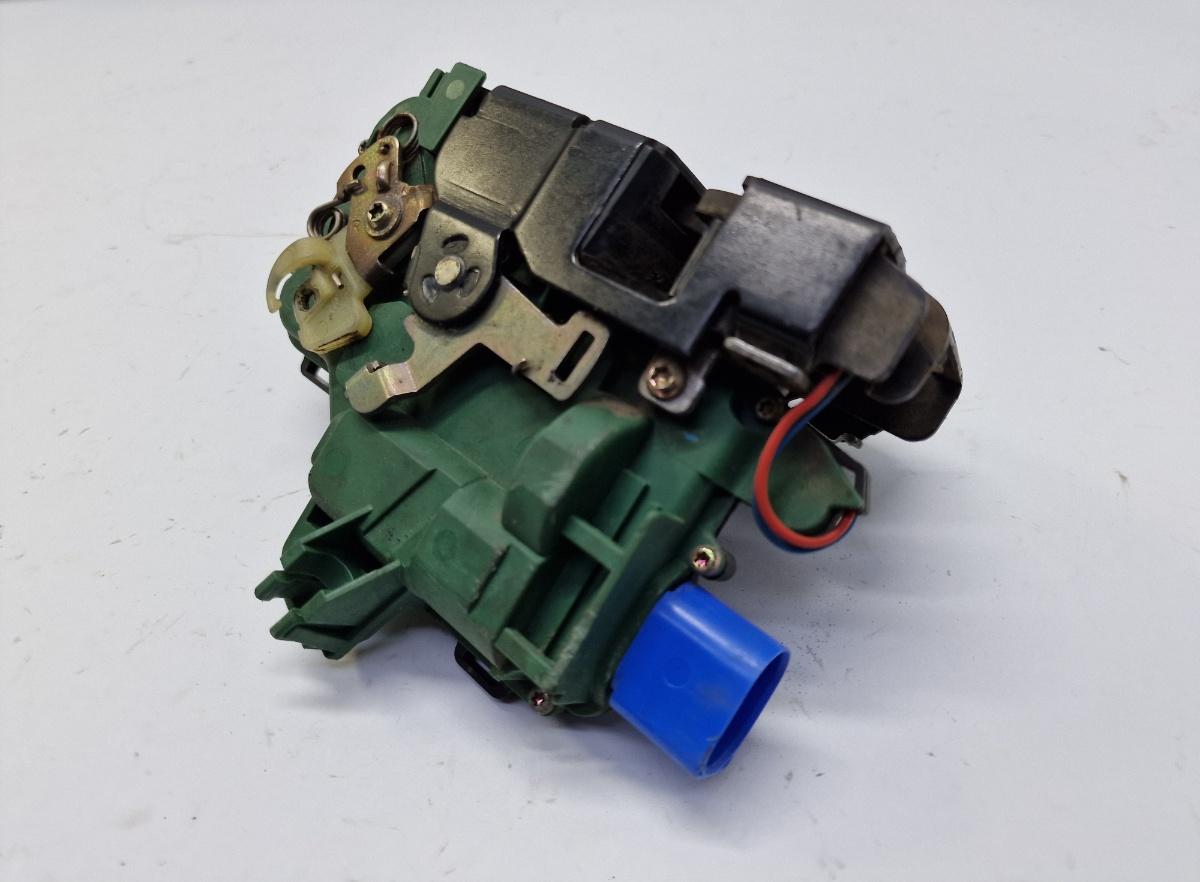 Broasca usa dreapta fata SEAT CORDOBA III 6L2 2002 - 2009 1.4 16V BBY, BKY 3B1837016BQ