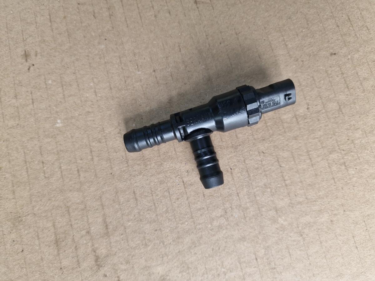 Senzor temperatura combustibil VOLKSWAGEN JETTA VI 162/163 2010 - 2018 2.0 TDI CLCA, CUUA 04L919565