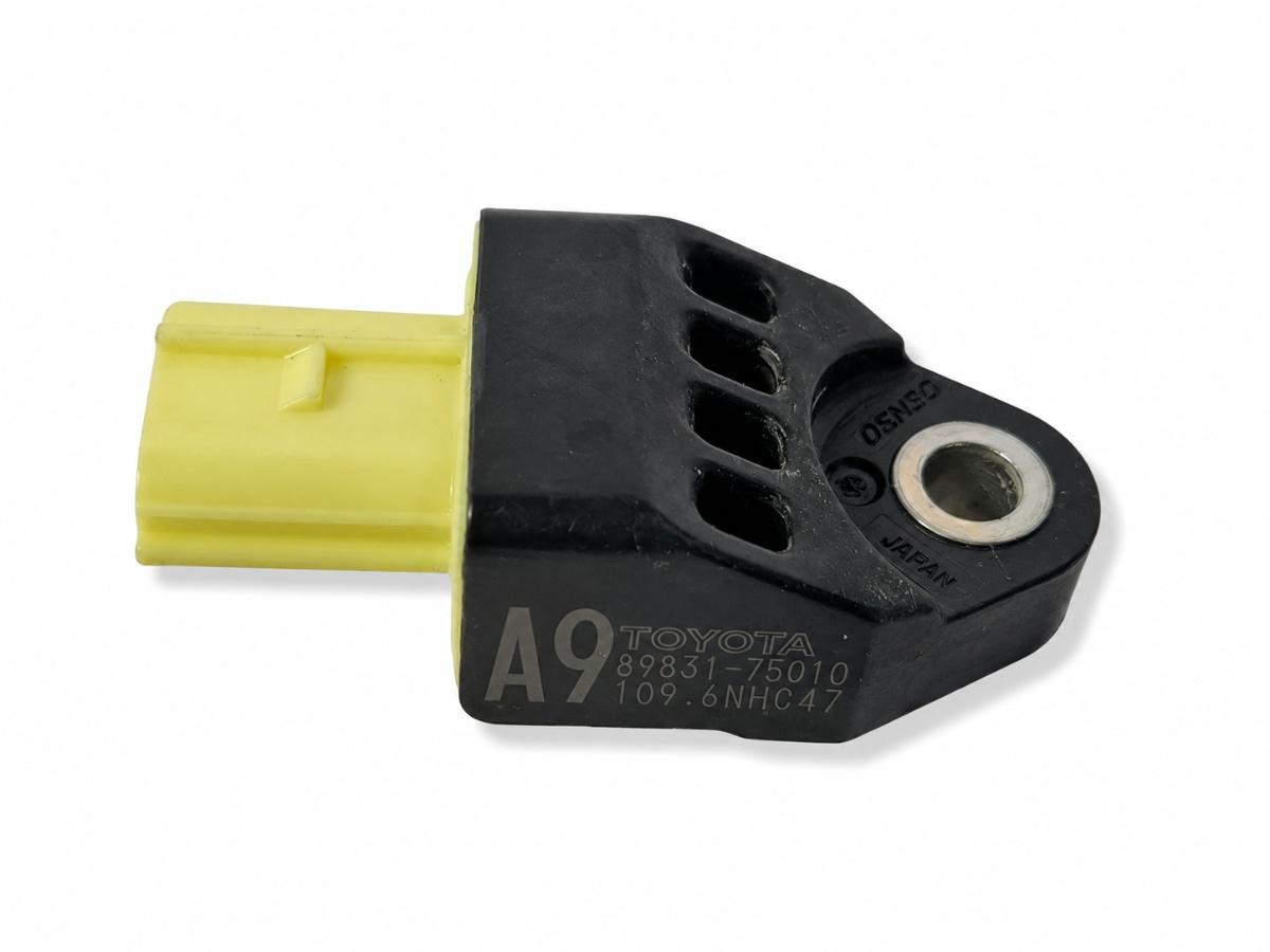 Senzor impact/declansare airbag TOYOTA PRIUS _W3_ 2008 -> 8983175010