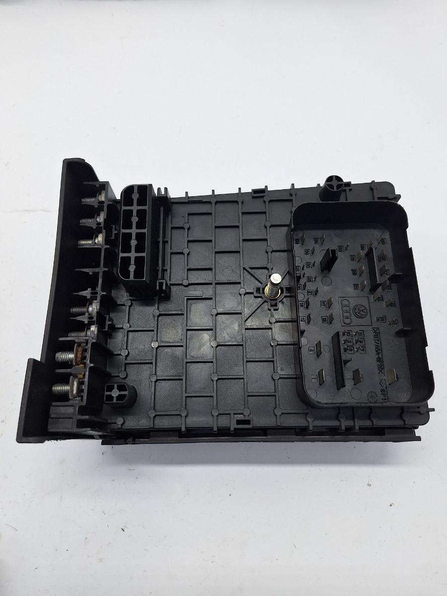 Panou sigurante VOLKSWAGEN PASSAT Variant 3C5 2005 - 2011 2.0 TDI CBDC VAG 3C0937125