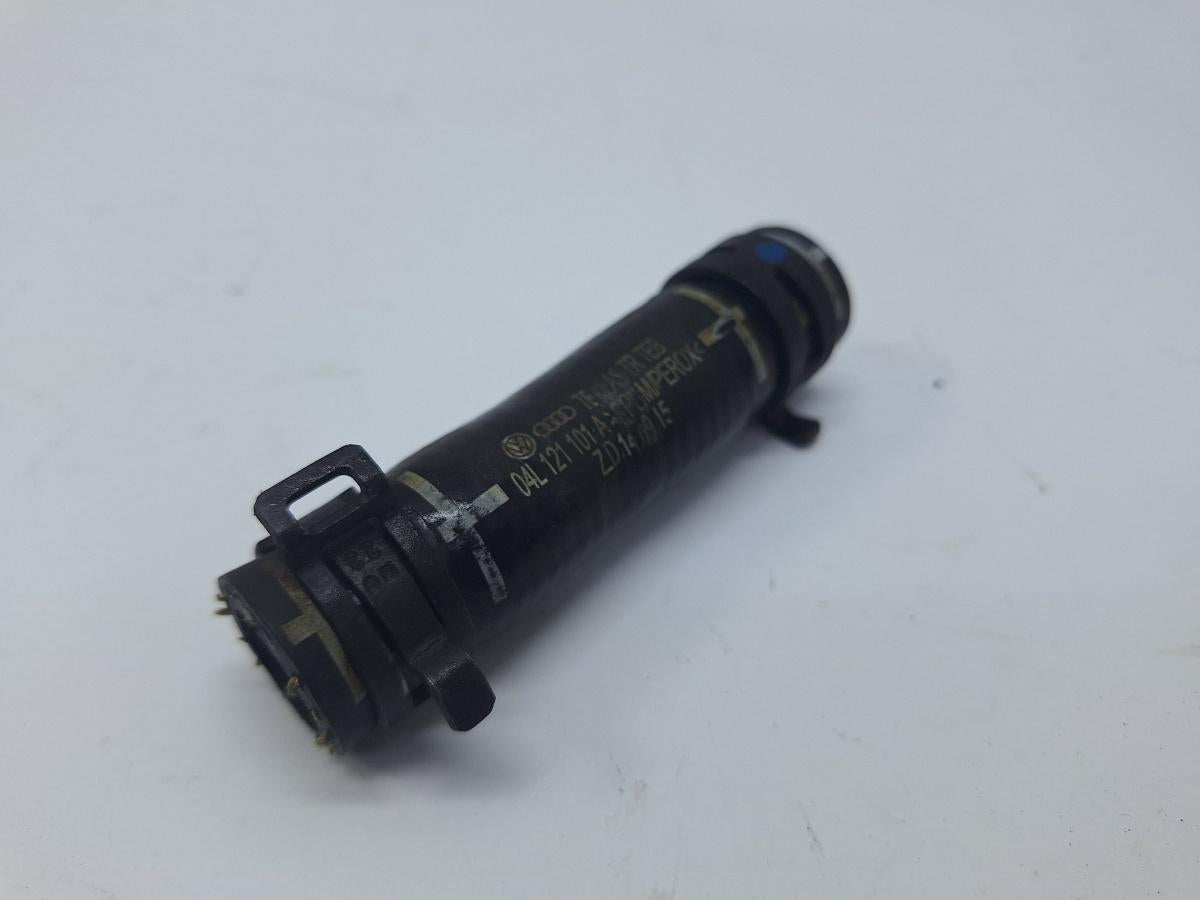 Furtun apa VOLKSWAGEN JETTA VI 162/163 2010 - 2018 2.0 TDI CLCA, CUUA VAG 04L121101A
