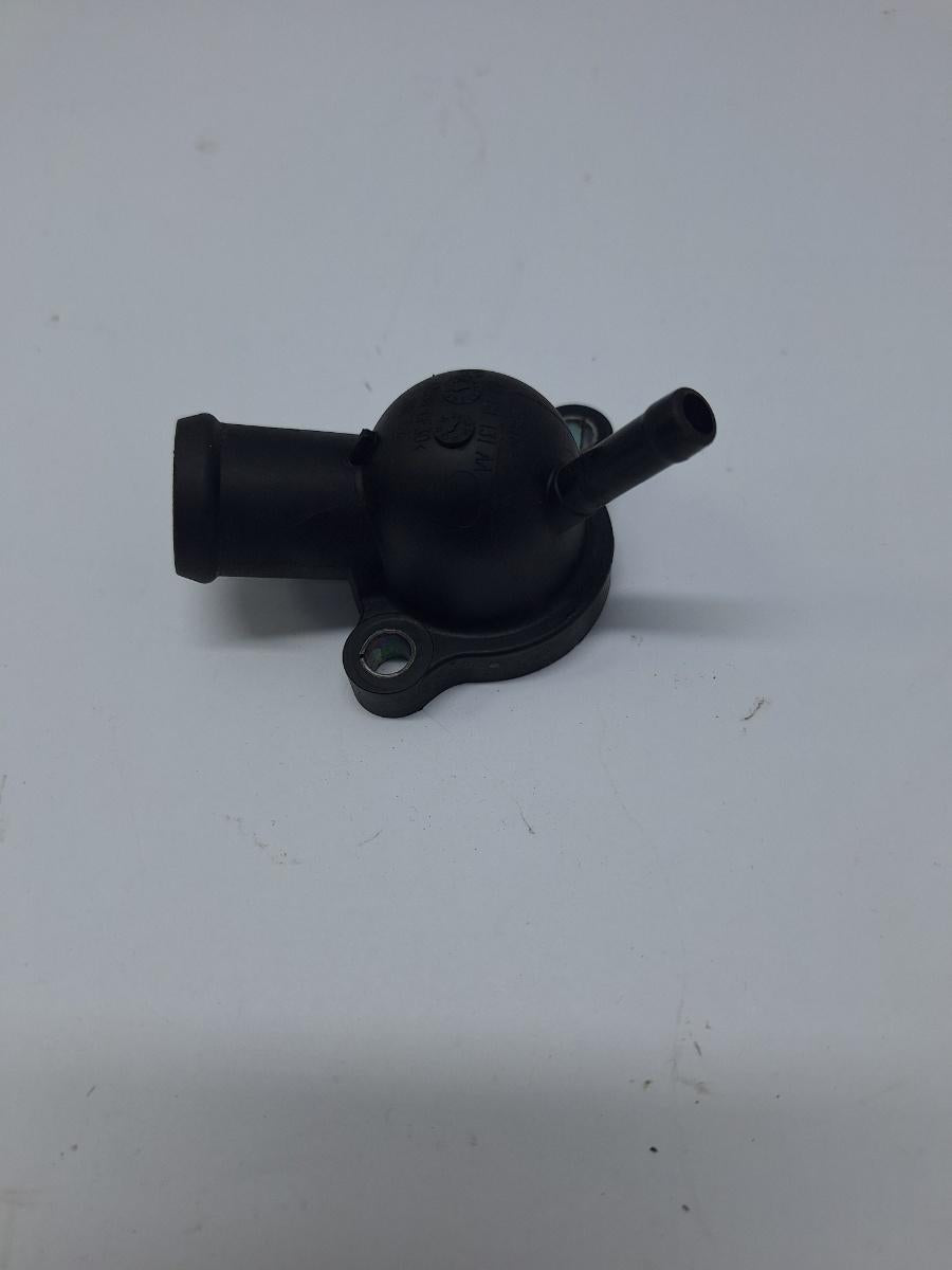Flansa lichid racire VOLKSWAGEN JETTA VI 162/163 2010 - 2018 2.0 TDI CLCA, CUUA 04L121131AA