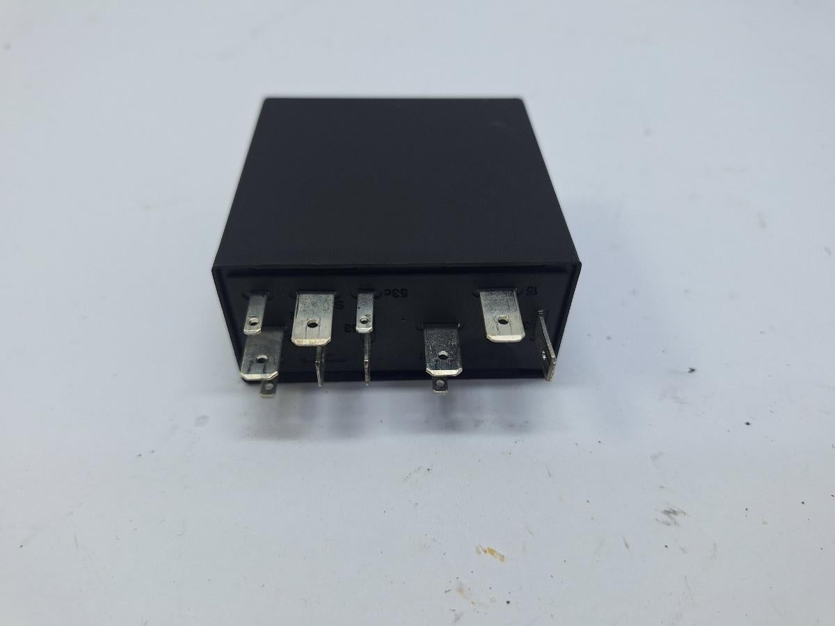 Releu de control curent VOLKSWAGEN GOLF IV Variant 1J5 1999 - 2006 1.9 TDI ATD, AXR 4B0955531A