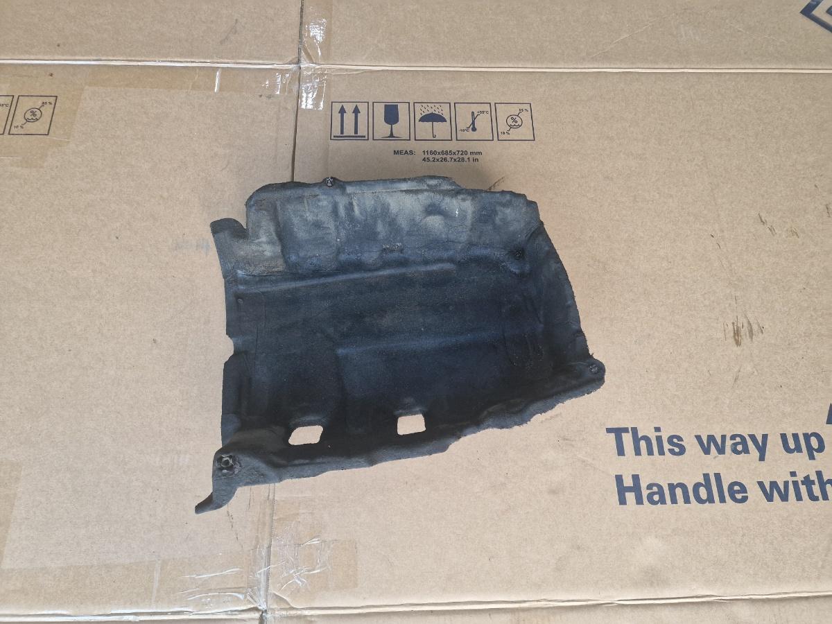 Husa baterie VOLKSWAGEN JETTA VI 162/163 2010 - 2018 2.0 TDI CLCA, CUUA 04L103660