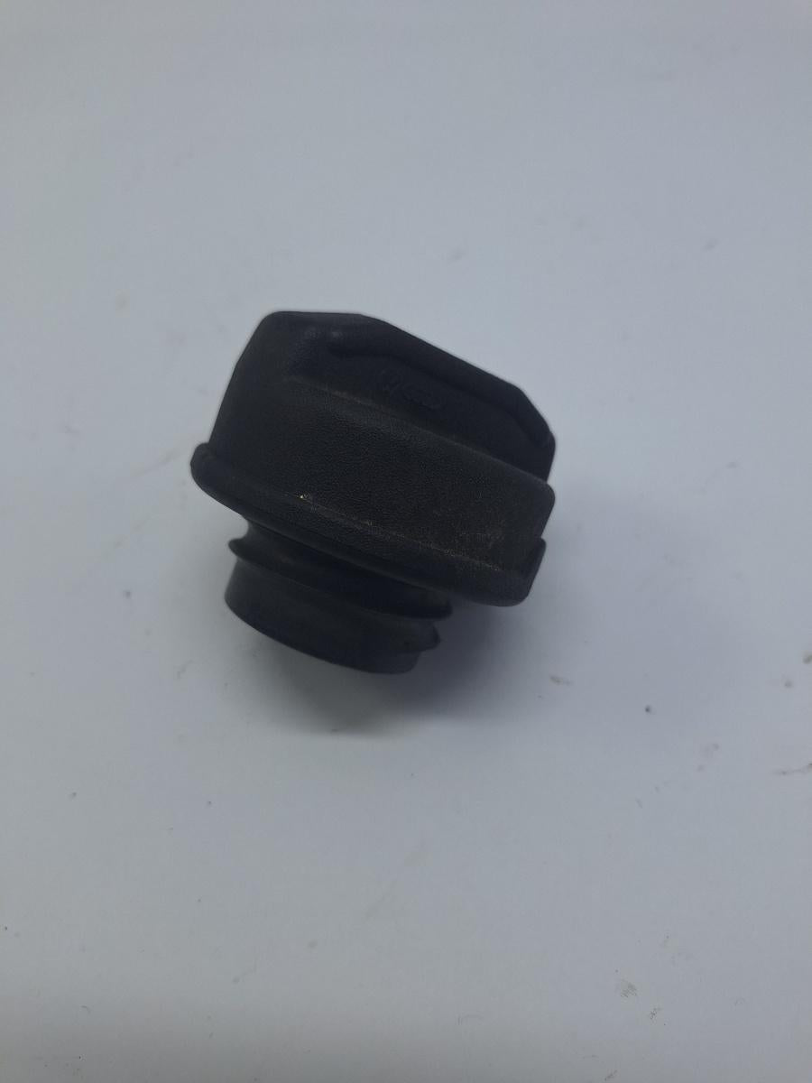 Capac rezervor combustibil VOLKSWAGEN GOLF IV 1J1 1997 - 2007 1.4 16V AHW, AKQ, APE, AXP, BCA VAG 1H0201553B