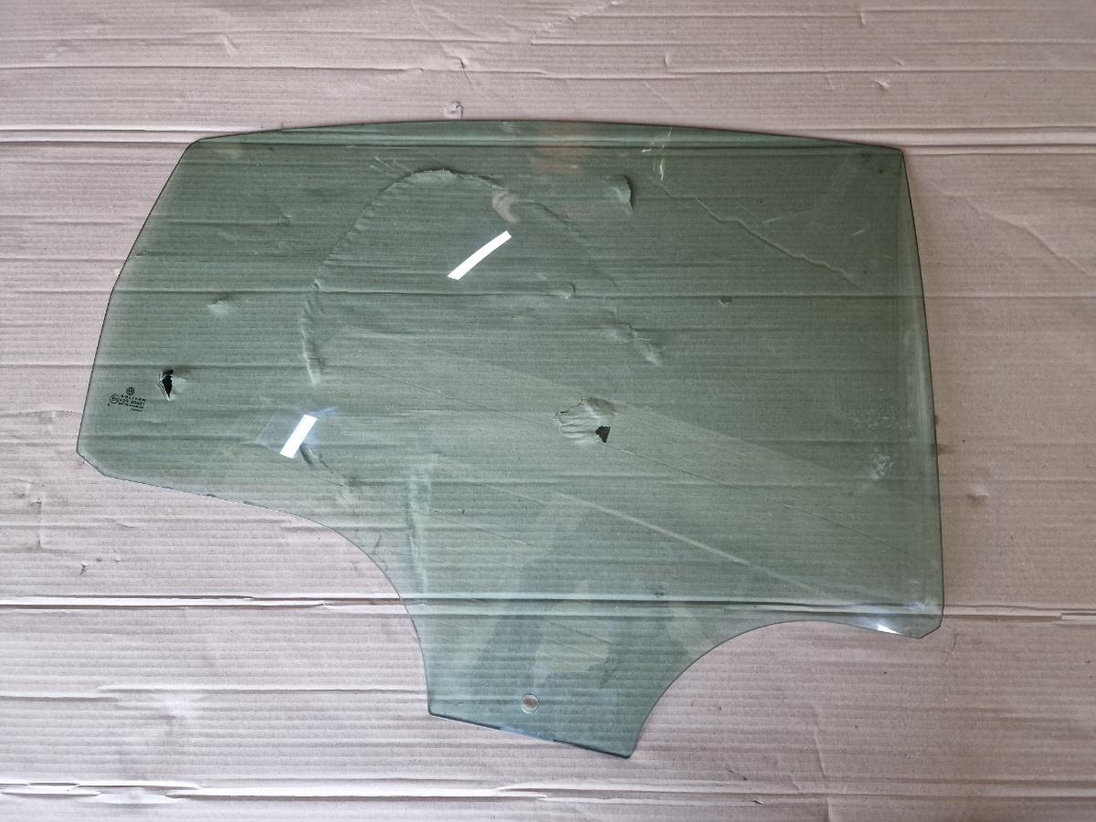 Geam portiera dreapta spate VOLKSWAGEN PASSAT 3B3 2000 - 2005 1.9 TDI AVF, AWX SOLIVER 43R-00081 3B5845026