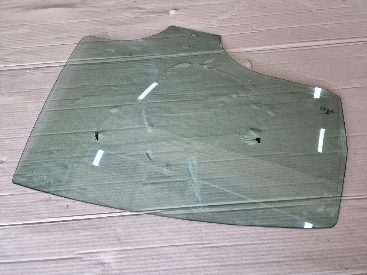 Geam portiera dreapta spate VOLKSWAGEN PASSAT 3B3 2000 - 2005 1.9 TDI AVF, AWX SOLIVER 43R-00081 3B5845026
