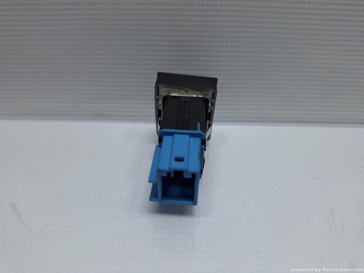 Buton resetare presiune roti VOLKSWAGEN PASSAT Variant 3C5 2005 - 2011 2.0 TDI CBDC 3C0927121D