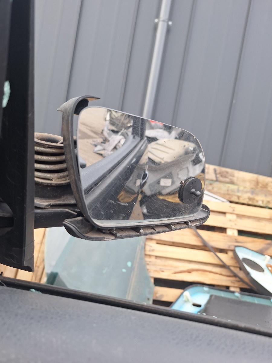 Suport oglinda laterala portiera fata dreapta VOLKSWAGEN POLO 9N_ 2001 - 2012 1.4 16V AUA, BBY, BKY