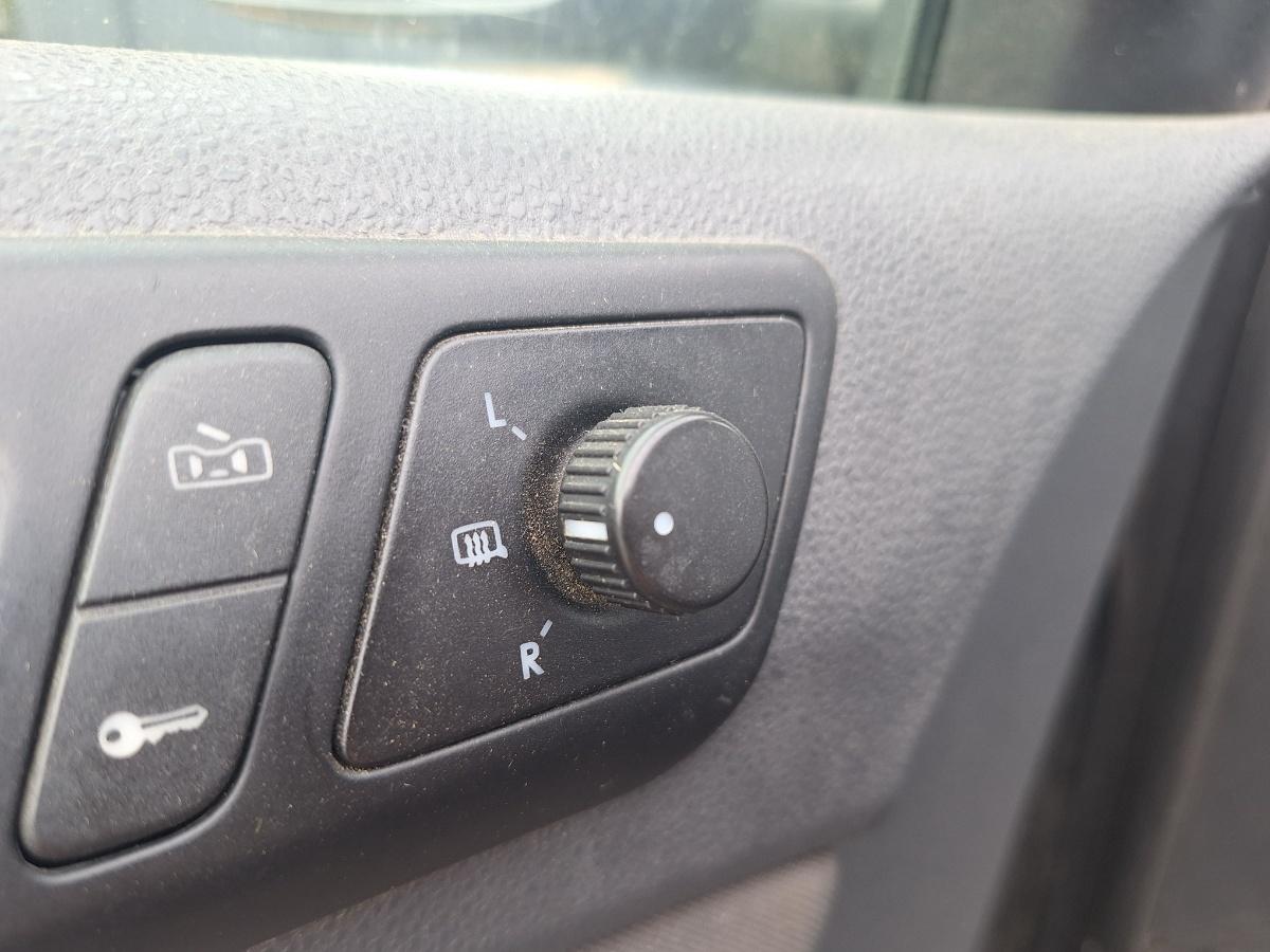 Buton reglaj oglinda laterala VOLKSWAGEN POLO 9N_ 2001 - 2012 1.4 16V AUA, BBY, BKY