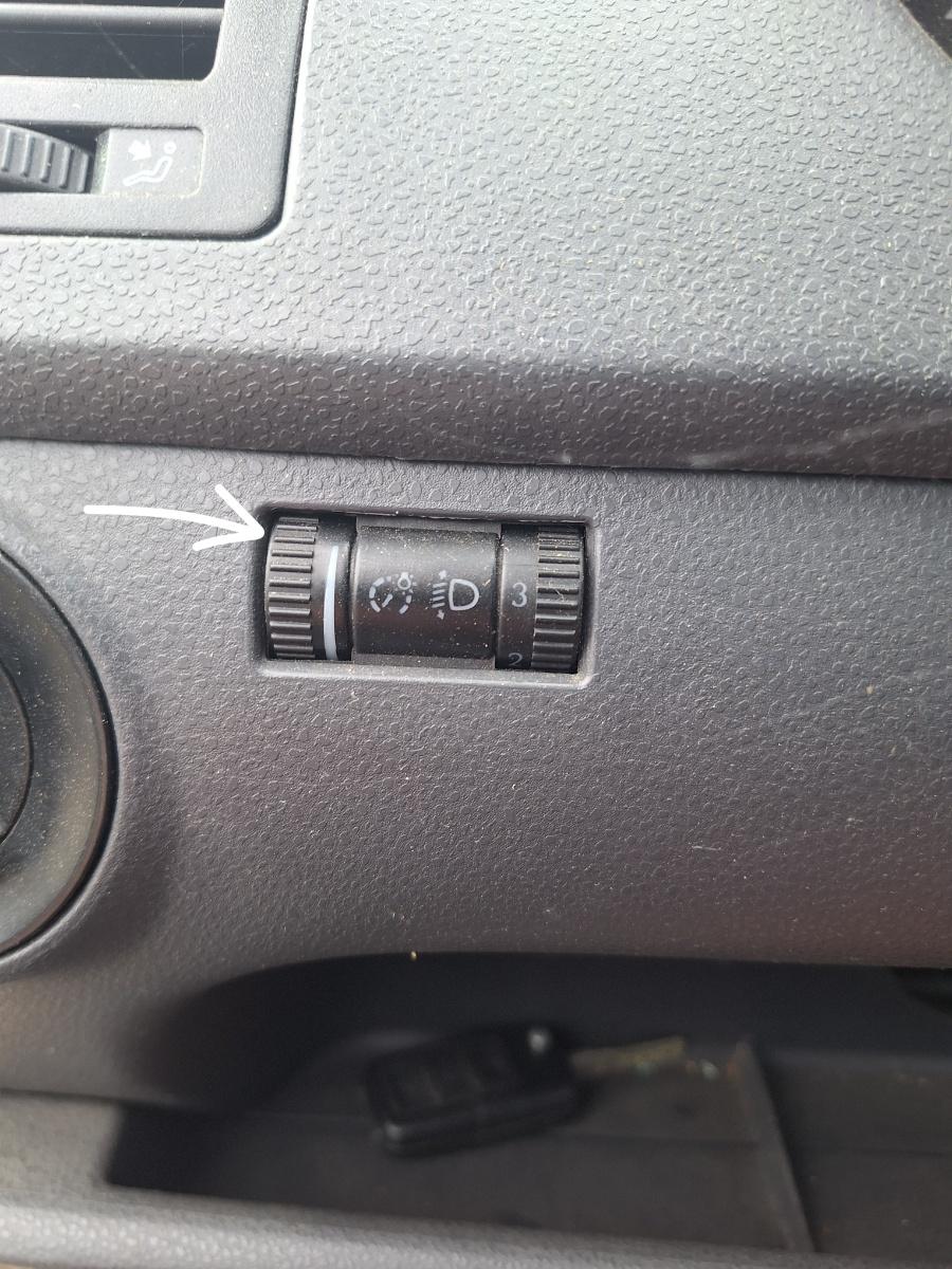Comutator reglaj nivel faruri VOLKSWAGEN POLO 9N_ 2001 - 2012 1.4 16V AUA, BBY, BKY