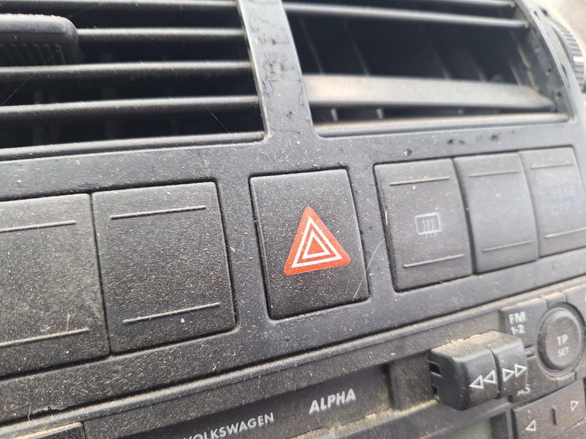 Comutator lumini de avarie VOLKSWAGEN POLO 9N_ 2001 - 2012 1.4 16V AUA, BBY, BKY
