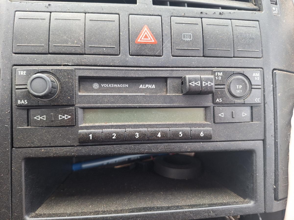 Radio casetofon ALPHA VOLKSWAGEN POLO 9N_ 2001 - 2012 1.4 16V AUA, BBY, BKY
