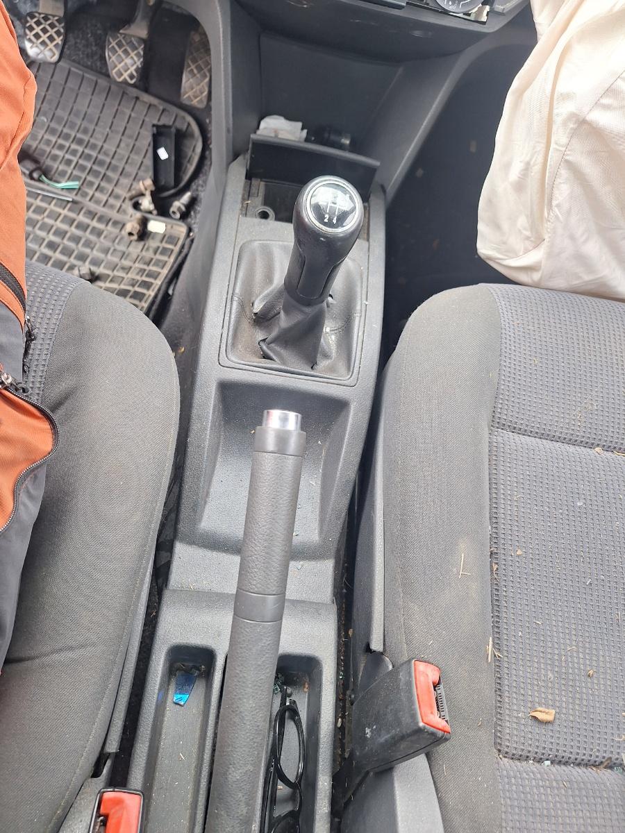 Consola centrala VOLKSWAGEN POLO 9N_ 2001 - 2012 1.4 16V AUA, BBY, BKY