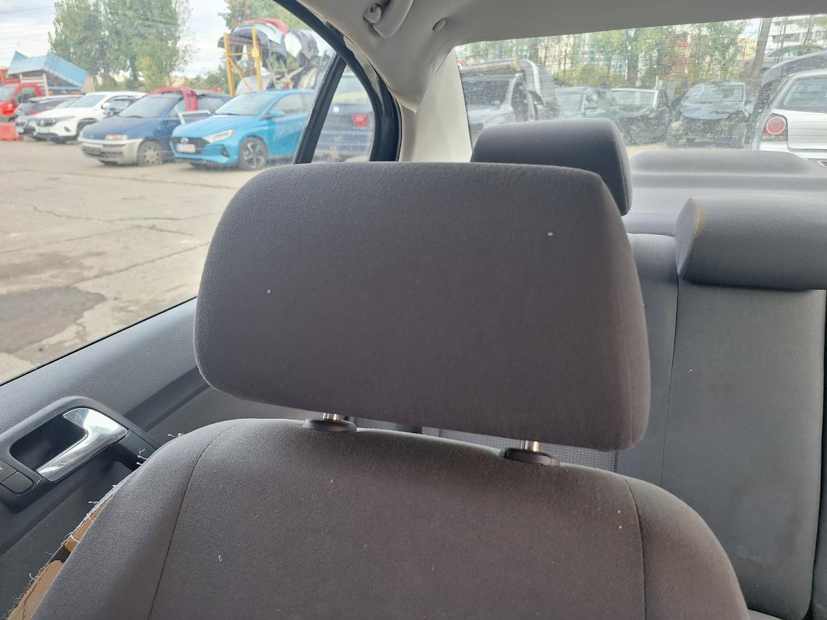 Tetiera scaun fata dreapta VOLKSWAGEN POLO 9N_ 2001 - 2012 1.4 16V AUA, BBY, BKY