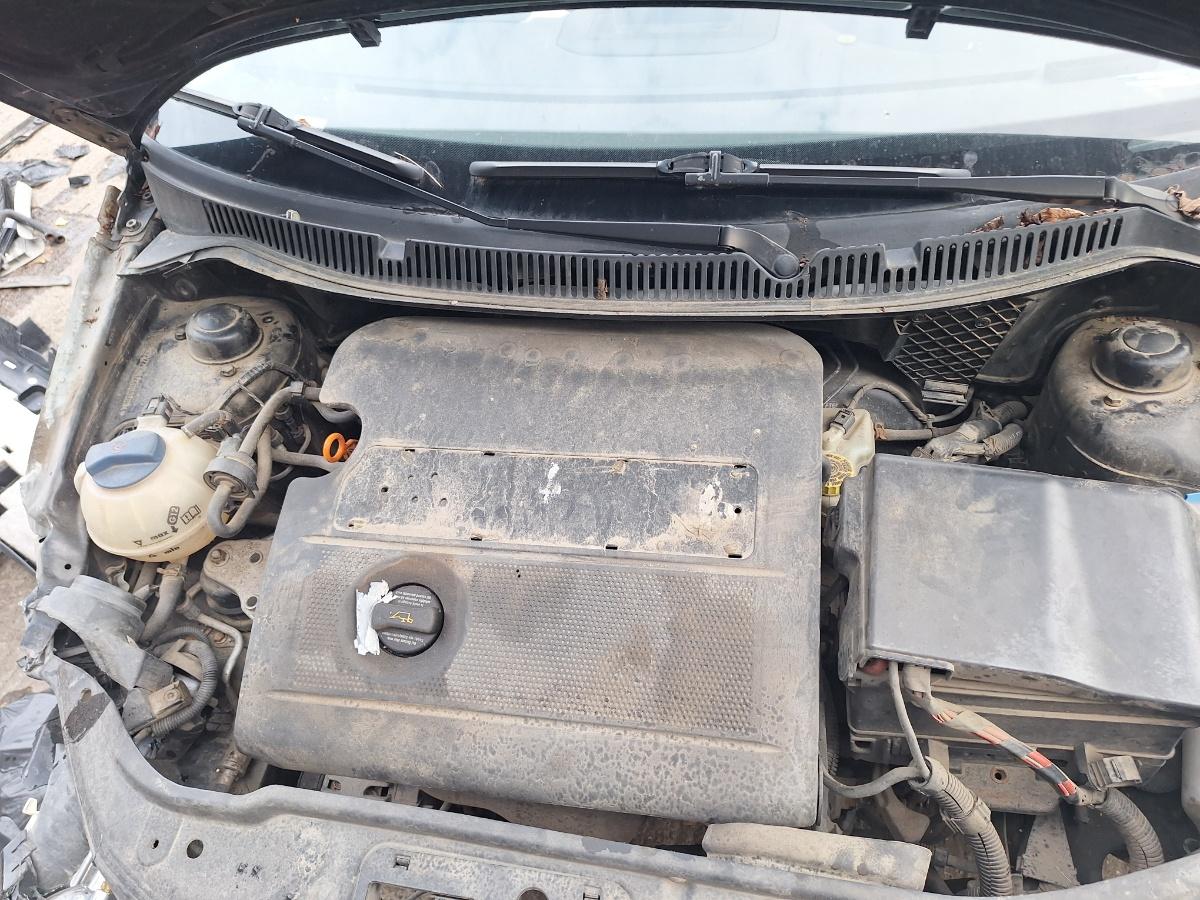 Capac motor (ornament) VOLKSWAGEN POLO 9N_ 2001 - 2012 1.4 16V AUA, BBY, BKY 036129607CB