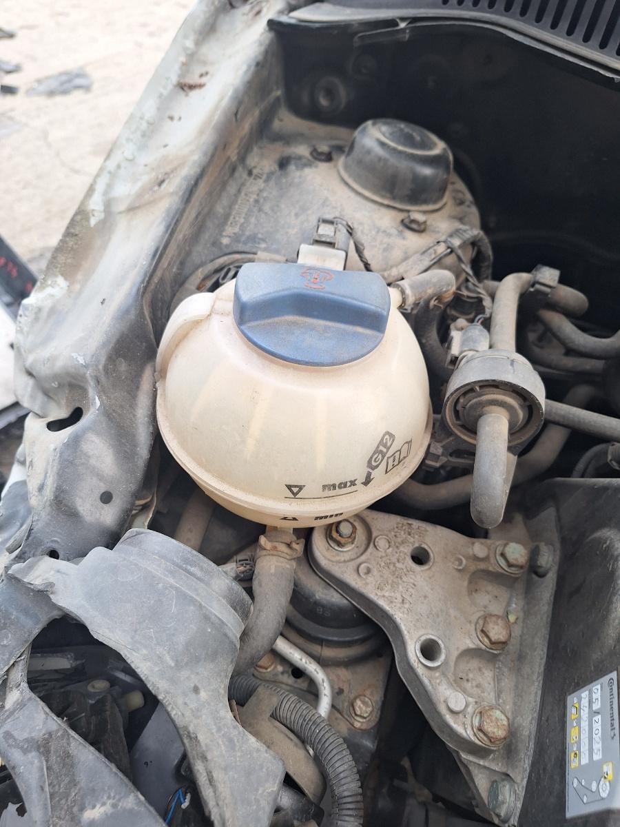 Vas rezervor de expansiune lichid de racire VOLKSWAGEN POLO 9N_ 2001 - 2012 1.4 16V AUA, BBY, BKY