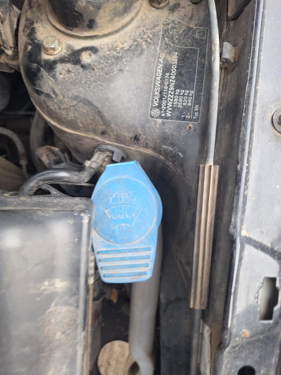 Vas/rezervor lichid de spalare parbriz VOLKSWAGEN POLO 9N_ 2001 - 2012 1.4 16V AUA, BBY, BKY