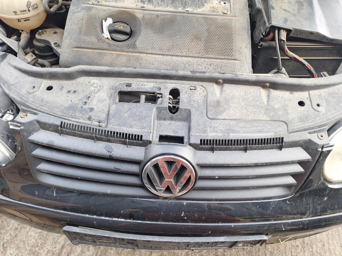 Grila superioara radiator bara de protectie fata VOLKSWAGEN POLO 9N_ 2001 - 2012 1.4 16V AUA, BBY, BKY