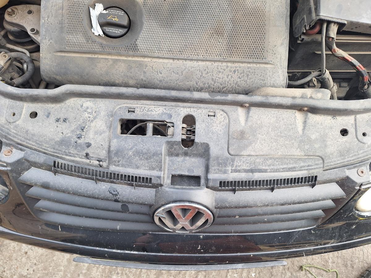 Grila superioara radiator bara de protectie fata VOLKSWAGEN POLO 9N_ 2001 - 2012 1.4 16V AUA, BBY, BKY