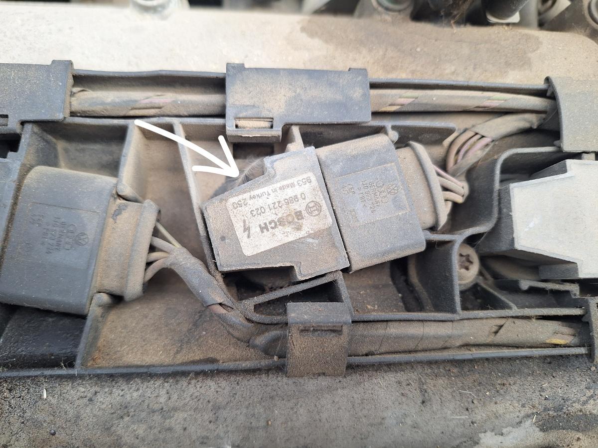Bobina de aprindere de inalta tensiune VOLKSWAGEN POLO 9N_ 2001 - 2012 1.4 16V AUA, BBY, BKY 0986221023