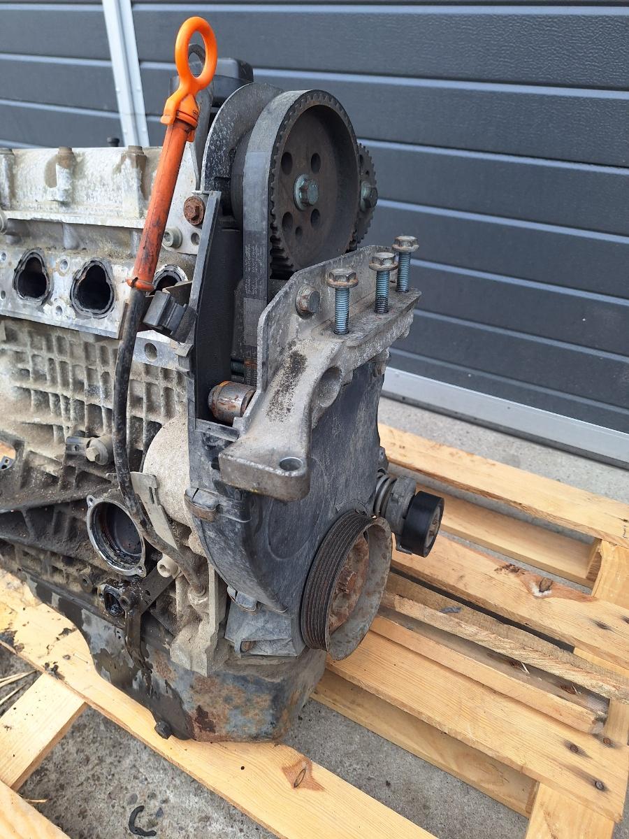 Motor 1.4 CGG CGGA VOLKSWAGEN GOLF VI 5K1 2008 - 2013