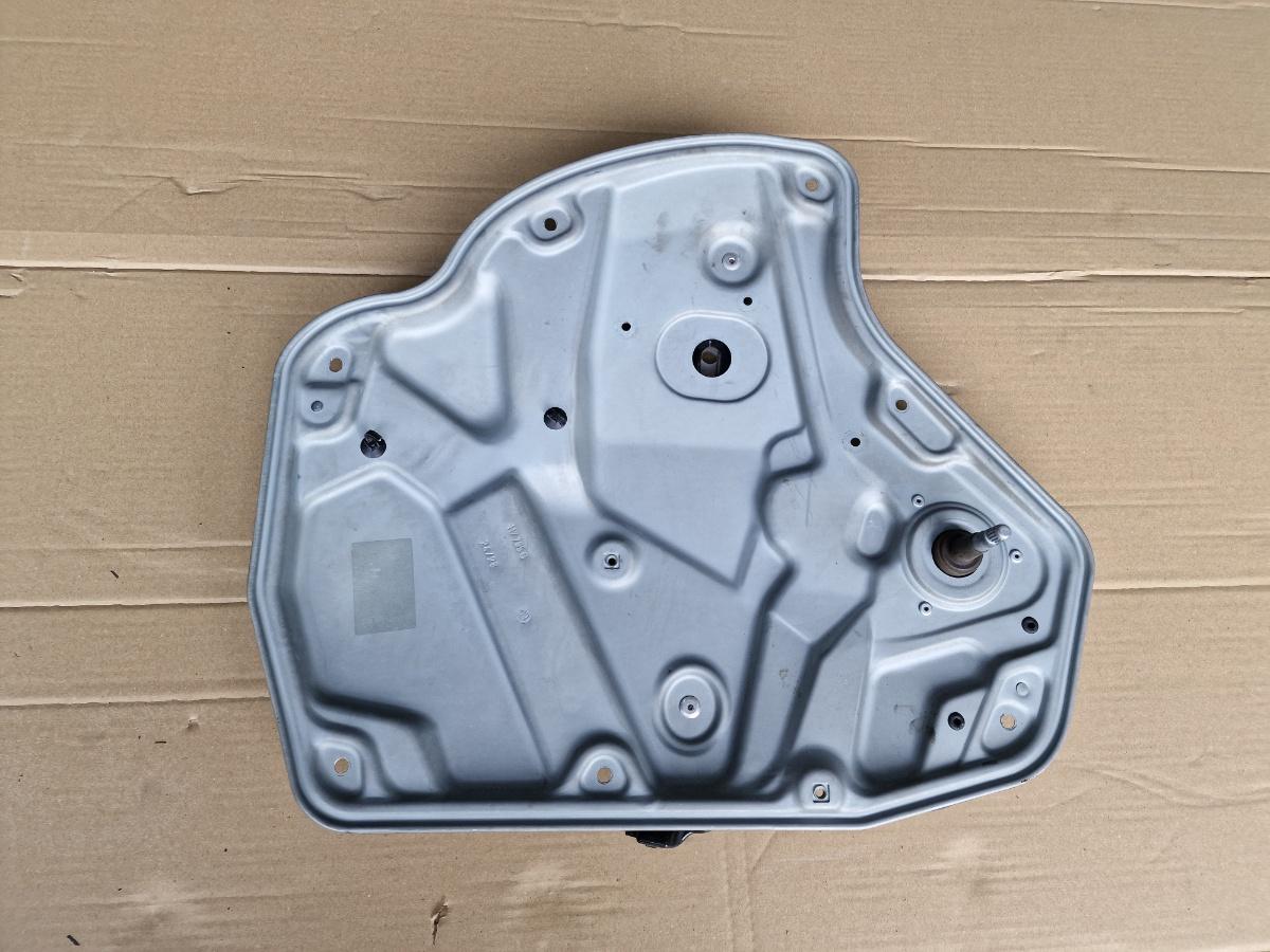 Macara geam manuala stanga spate SKODA OCTAVIA 1Z3 2004 - 2013 1Z0839655