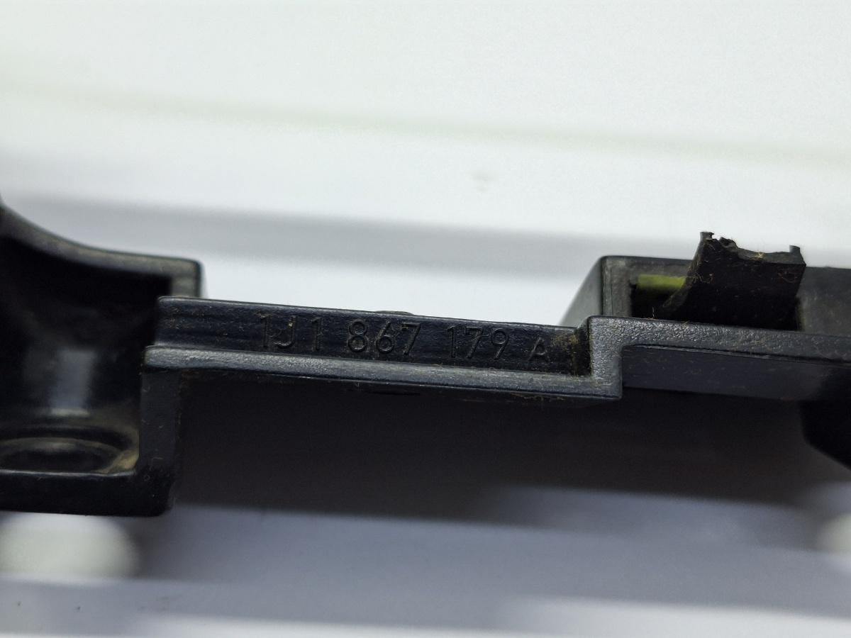 Maner interior portiera fata stanga VOLKSWAGEN GOLF IV Variant 1J5 1999 - 2006 1.9 TDI ATD, AXR 1J1867179A