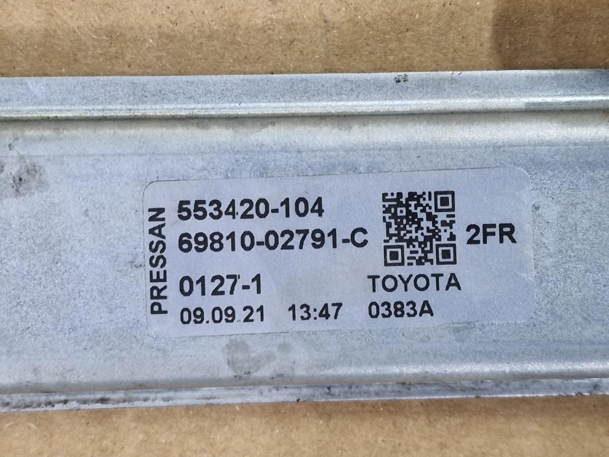 Macara Geam dreapta fata TOYOTA COROLLA _E21_ 2018 -> 1.8 Hybrid 2ZR-FXE 553420-104